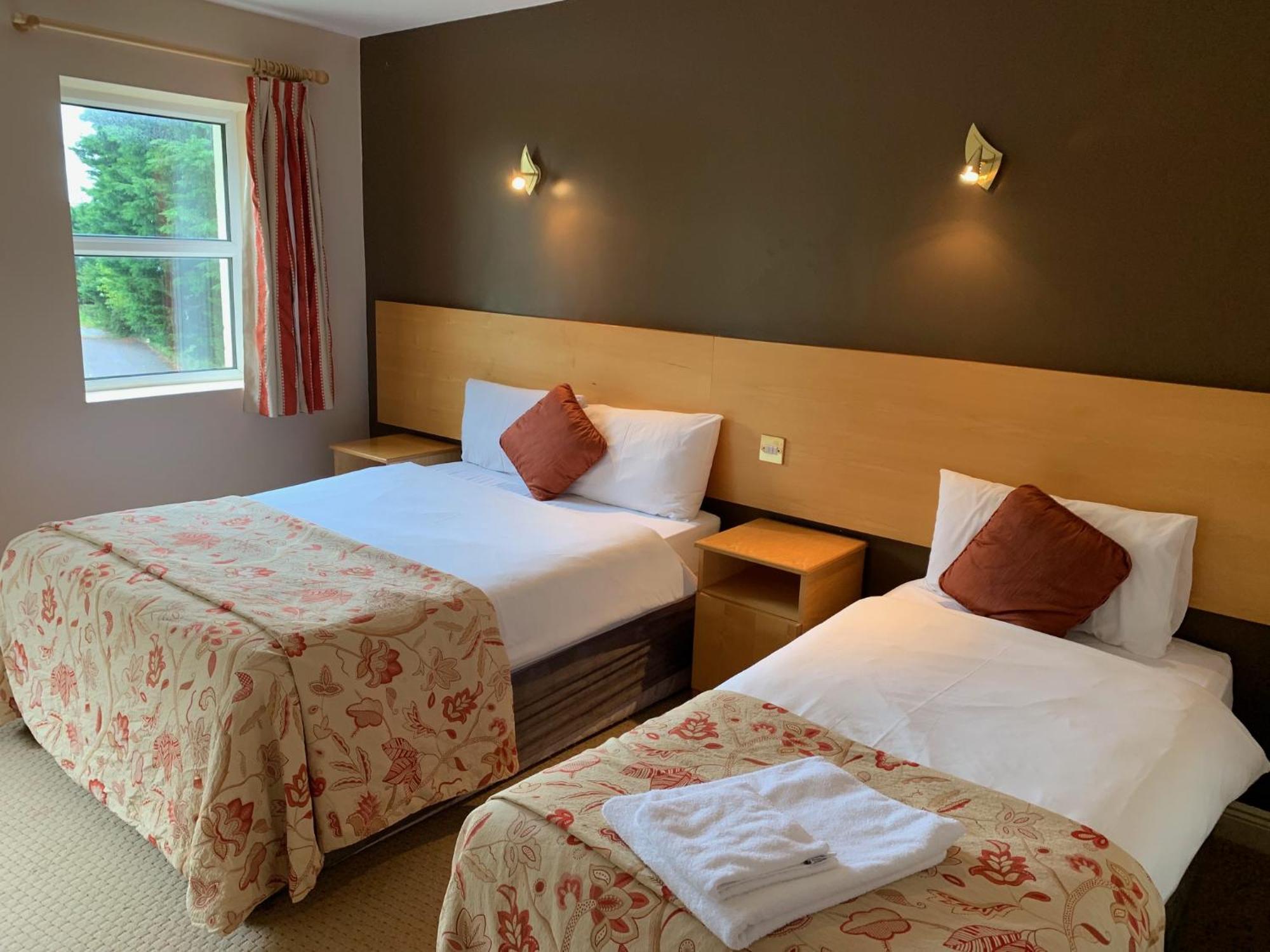 Fernhill Lodge Carrigaline Bagian luar foto